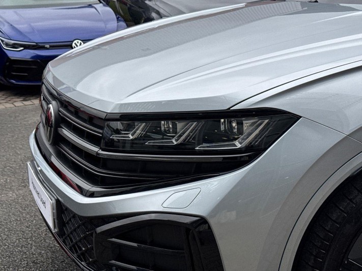 2024 (24) VOLKSWAGEN TOUAREG 3.0 V6 TDI 4Motion 286 Black Edition 5dr Tip Auto 5928146