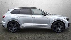 2024 (24) VOLKSWAGEN TOUAREG 3.0 V6 TDI 4Motion 286 Black Edition 5dr Tip Auto 5928108