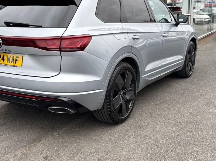 2024 (24) VOLKSWAGEN TOUAREG 3.0 V6 TDI 4Motion 286 Black Edition 5dr Tip Auto 5928145