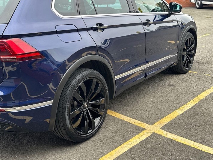 2017 (67) VOLKSWAGEN TIGUAN 2.0 TDi 190 4Motion R-Line 5dr DSG 5927996