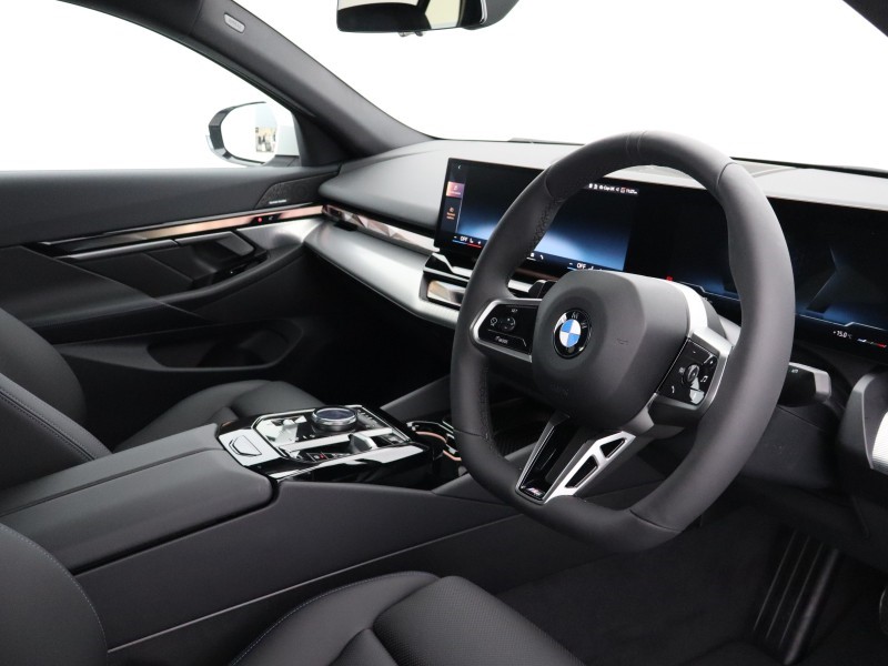  BMW 5 SERIES 520i M Sport 4dr Auto 5493182