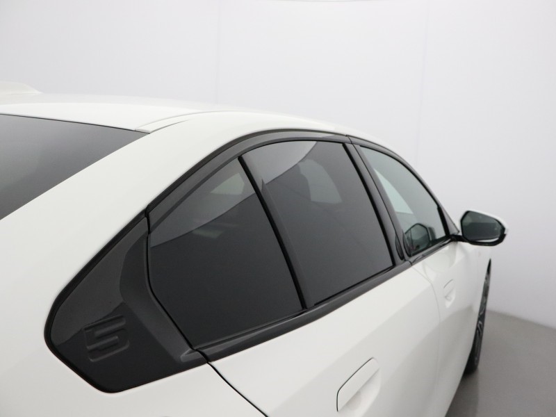  BMW 5 SERIES 520i M Sport 4dr Auto 5493180