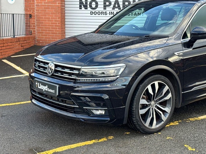 2018 (18) VOLKSWAGEN TIGUAN 2.0 TDi 190 4Motion R-Line 5dr DSG 5933431
