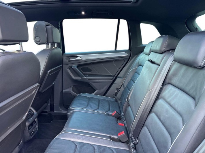 2018 (18) VOLKSWAGEN TIGUAN 2.0 TDi 190 4Motion R-Line 5dr DSG 5933395