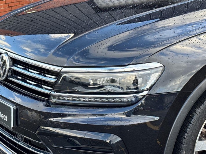 2018 (18) VOLKSWAGEN TIGUAN 2.0 TDi 190 4Motion R-Line 5dr DSG 5933429