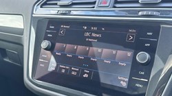 2018 (18) VOLKSWAGEN TIGUAN 2.0 TDi 190 4Motion R-Line 5dr DSG 5933415