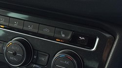 2018 (18) VOLKSWAGEN TIGUAN 2.0 TDi 190 4Motion R-Line 5dr DSG 5933418