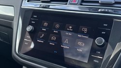 2018 (18) VOLKSWAGEN TIGUAN 2.0 TDi 190 4Motion R-Line 5dr DSG 5933412