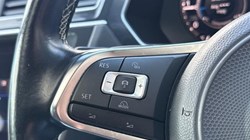 2018 (18) VOLKSWAGEN TIGUAN 2.0 TDi 190 4Motion R-Line 5dr DSG 5933408