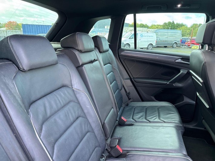 2018 (18) VOLKSWAGEN TIGUAN 2.0 TDi 190 4Motion R-Line 5dr DSG 5933422
