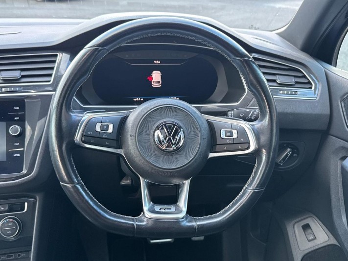 2018 (18) VOLKSWAGEN TIGUAN 2.0 TDi 190 4Motion R-Line 5dr DSG 5933407