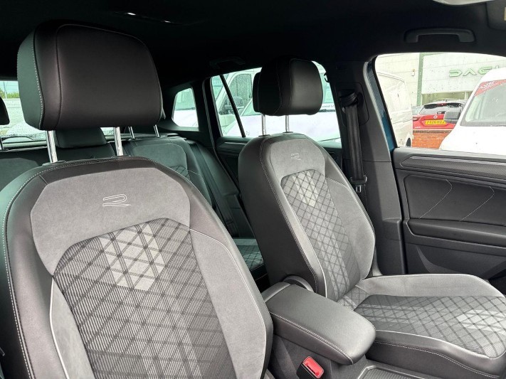 2021 (70) VOLKSWAGEN TIGUAN 2.0 TDI 4Motion R-Line 5dr DSG 5961453