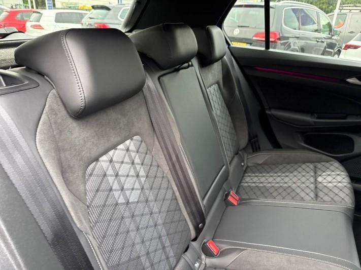 2026 (26) VOLKSWAGEN GOLF 2.0 TDI 150 Black Edition 5dr DSG 5905740