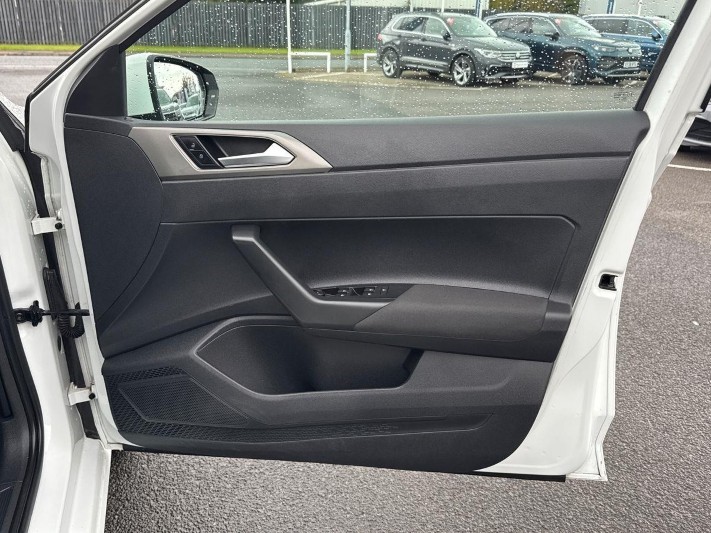 2020 (69) VOLKSWAGEN POLO 1.0 TSI 95 SE 5dr 5961378