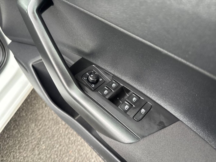 2020 (69) VOLKSWAGEN POLO 1.0 TSI 95 SE 5dr 5961380