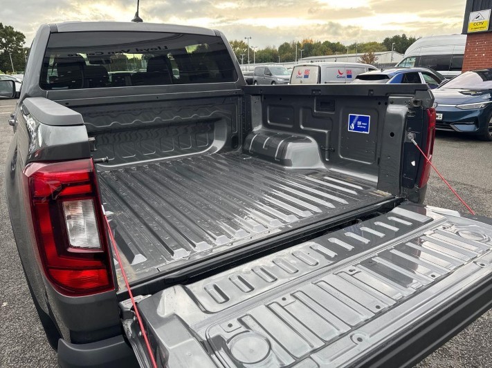 2024 (74) VOLKSWAGEN COMMERCIAL AMAROK D/Cab Pick Up Life 2.0 TDI 170 4MOTION 5966741