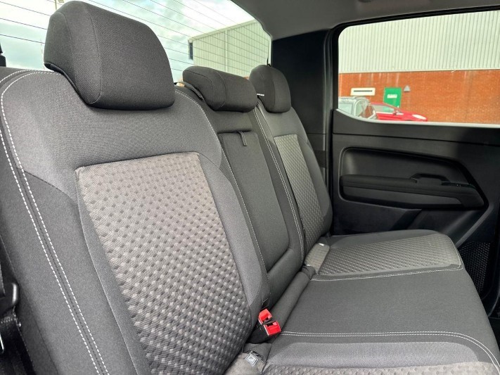 2024 (74) VOLKSWAGEN COMMERCIAL AMAROK D/Cab Pick Up Life 2.0 TDI 170 4MOTION 5966737