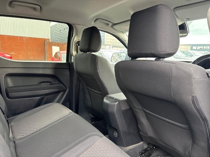 2024 (74) VOLKSWAGEN COMMERCIAL AMAROK D/Cab Pick Up Life 2.0 TDI 170 4MOTION 5966716
