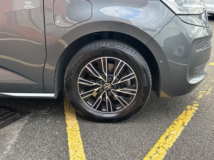 2024 (74) VOLKSWAGEN MULTIVAN 1.4 TSI eHybrid Style 5dr LWB DSG 5956302