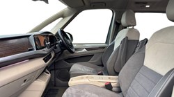 2024 (74) VOLKSWAGEN MULTIVAN 1.4 TSI eHybrid Style 5dr LWB DSG 5956304