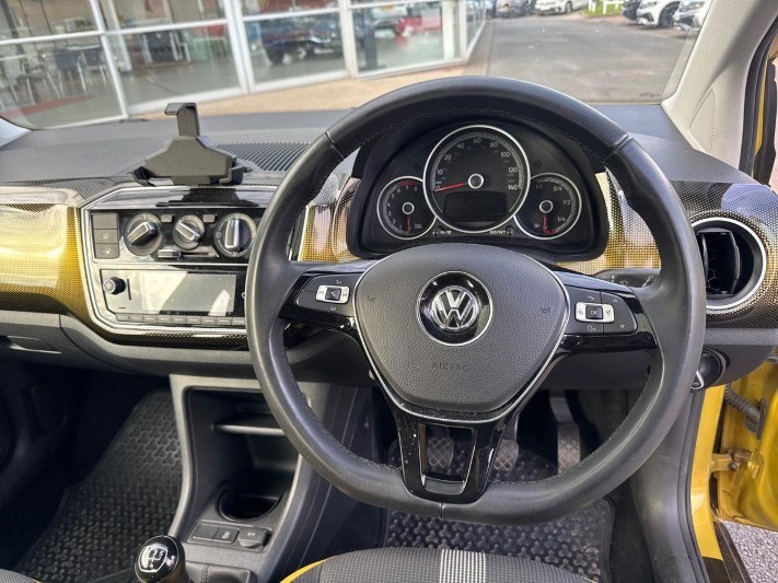 2017 (67) VOLKSWAGEN UP 1.0 90PS High Up 3dr 5929683