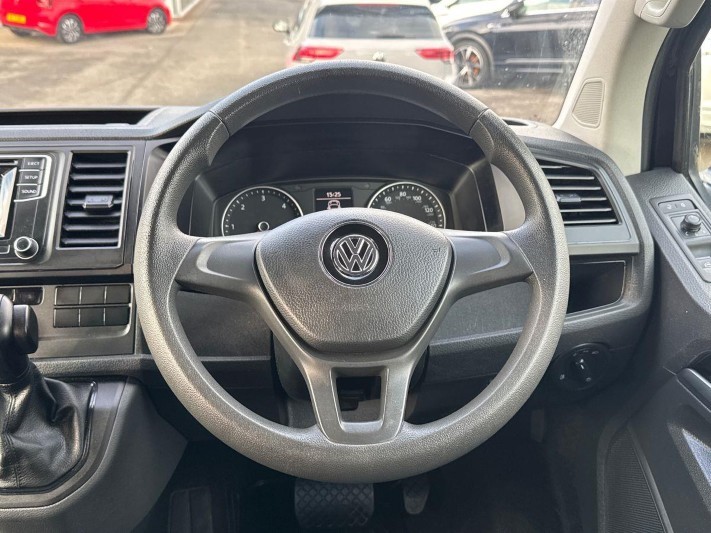 2017 (17) VOLKSWAGEN COMMERCIAL TRANSPORTER SHUTTLE 2.0 TDI BMT 150PS SE Minibus DSG 5986572