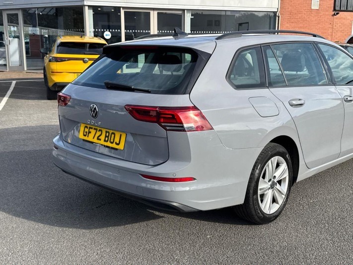 2022 (72) VOLKSWAGEN GOLF 1.5 TSI Life 5dr 5939176
