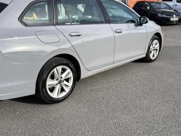 2022 (72) VOLKSWAGEN GOLF 1.5 TSI Life 5dr 5939171