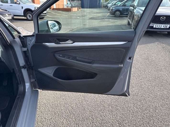 2022 (72) VOLKSWAGEN GOLF 1.5 TSI Life 5dr 5939144
