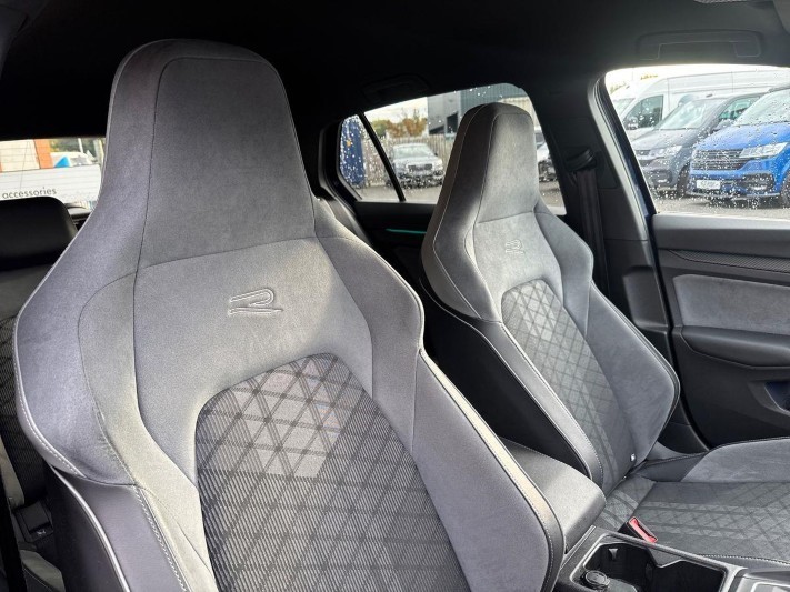 2022 (22) VOLKSWAGEN GOLF 1.5 eTSI 150 R-Line 5dr DSG 5956197