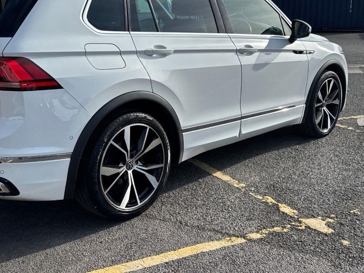 2021 (21) VOLKSWAGEN TIGUAN 2.0 TDI R-Line 5dr DSG 5953267