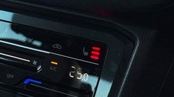 2021 (21) VOLKSWAGEN TIGUAN 2.0 TDI R-Line 5dr DSG 5953257