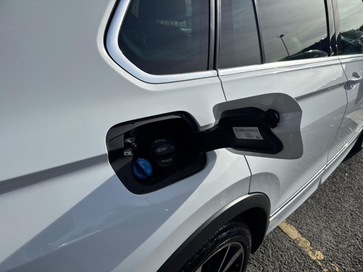 2021 (21) VOLKSWAGEN TIGUAN 2.0 TDI R-Line 5dr DSG 5953265