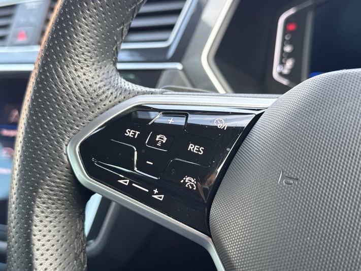 2021 (21) VOLKSWAGEN TIGUAN 2.0 TDI R-Line 5dr DSG 5953247