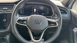 2021 (21) VOLKSWAGEN TIGUAN 2.0 TDI R-Line 5dr DSG 5953246