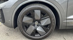 2024 (73) VOLKSWAGEN TOUAREG 3.0 V6 TDI 4Motion 286 Black Edition 5dr Tip Auto 5954289