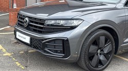 2024 (73) VOLKSWAGEN TOUAREG 3.0 V6 TDI 4Motion 286 Black Edition 5dr Tip Auto 5954328