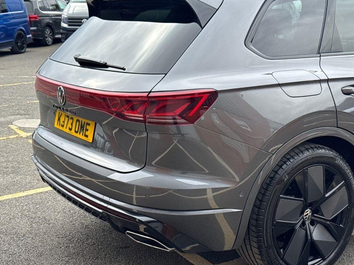 2024 (73) VOLKSWAGEN TOUAREG 3.0 V6 TDI 4Motion 286 Black Edition 5dr Tip Auto 5954330