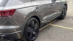 2024 (73) VOLKSWAGEN TOUAREG 3.0 V6 TDI 4Motion 286 Black Edition 5dr Tip Auto 5954325