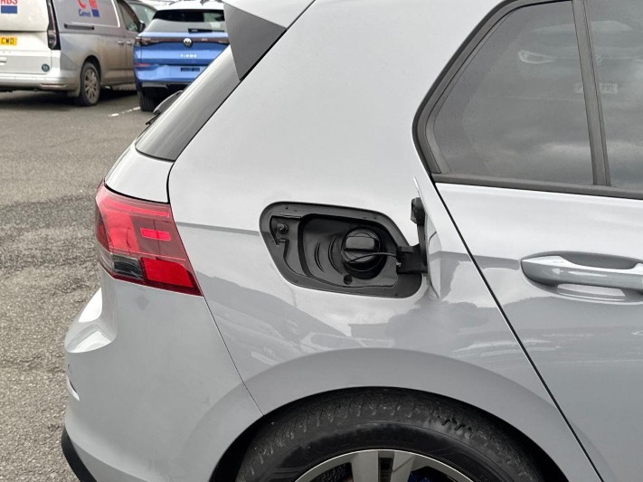 2022 (71) VOLKSWAGEN GOLF 1.5 TSI R-Line 5dr 5989805