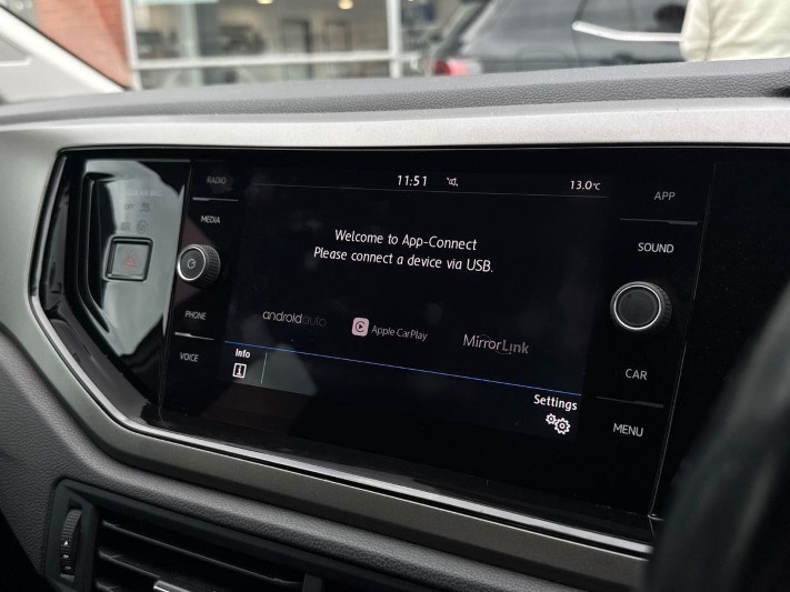 2018 (18) VOLKSWAGEN POLO 1.0 TSI 95 SE 5dr 5990062