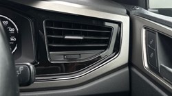 2018 (18) VOLKSWAGEN POLO 1.0 TSI 95 SE 5dr 5990068