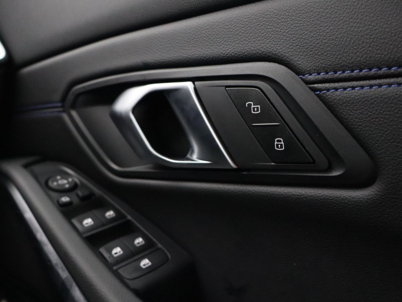  BMW 3 SERIES 330e M Sport 4dr Step Auto [Pro Pack] 4789291