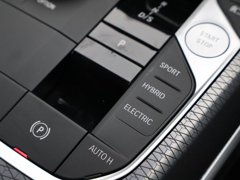  BMW 3 SERIES 330e M Sport 4dr Step Auto [Pro Pack] 4789267