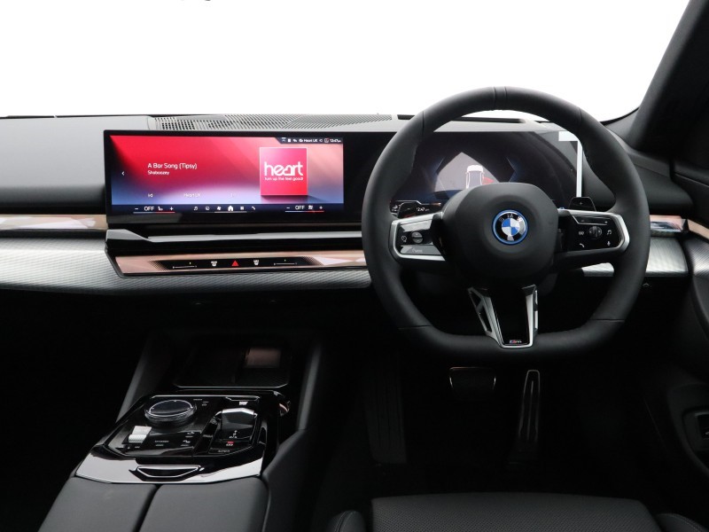  BMW 5 SERIES 530e M Sport 4dr Auto 5400328