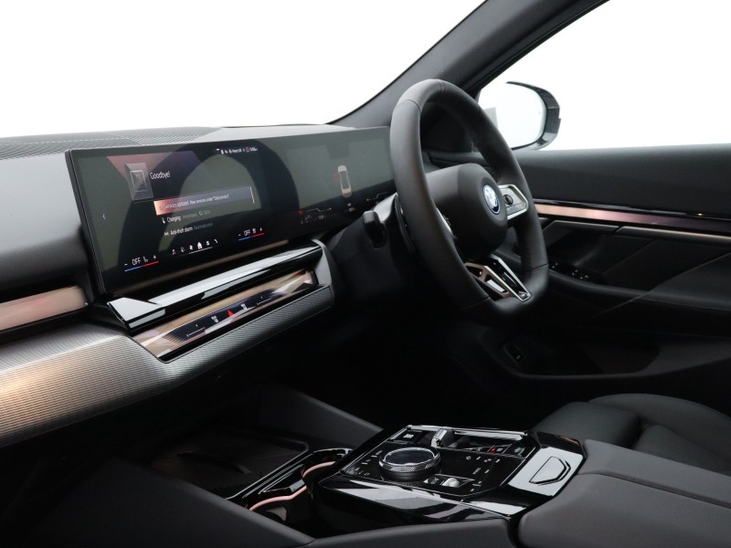  BMW 5 SERIES 530e M Sport 4dr Auto 5400370