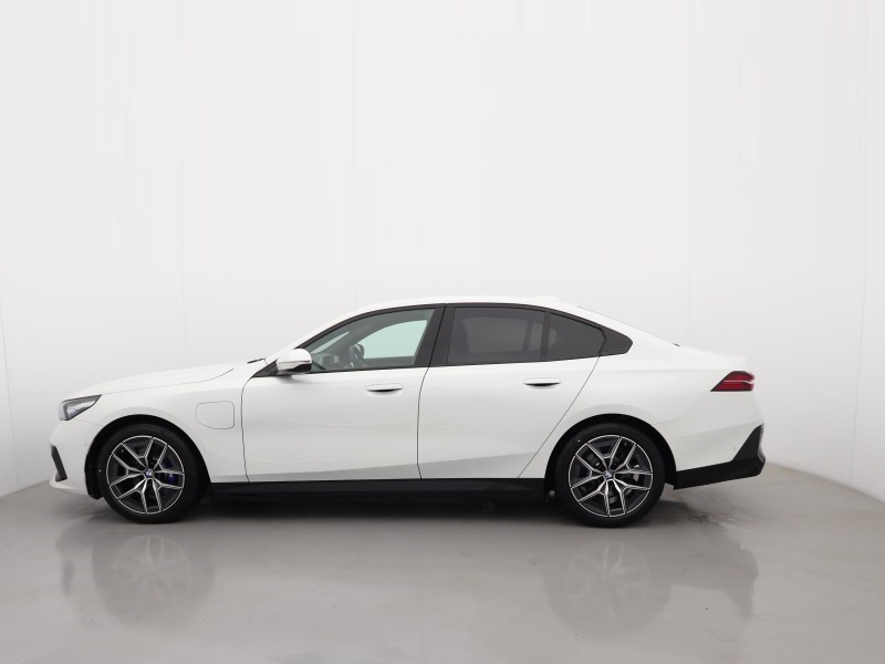  BMW 5 SERIES 530e M Sport 4dr Auto 5400306