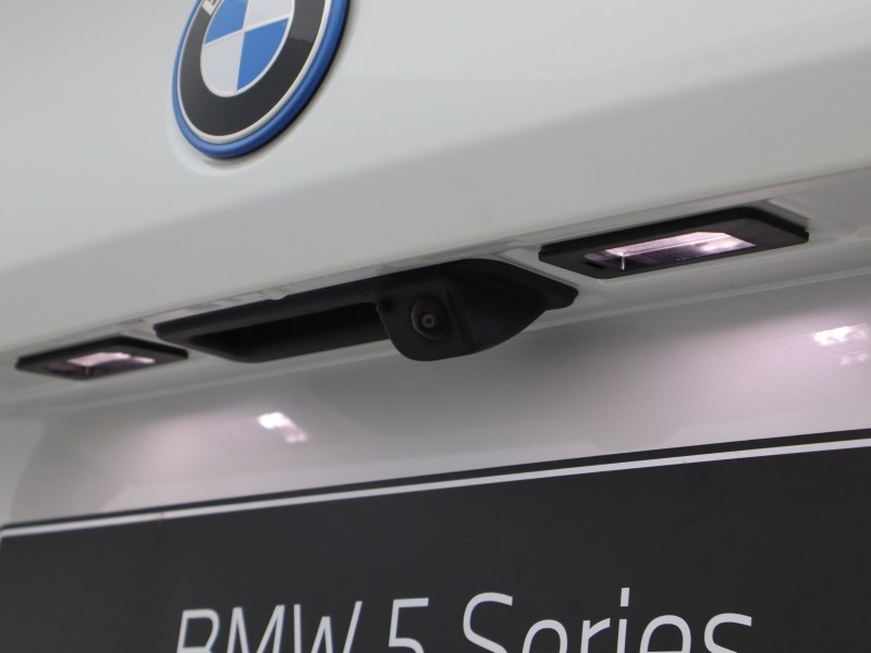  BMW 5 SERIES 530e M Sport 4dr Auto 5400312