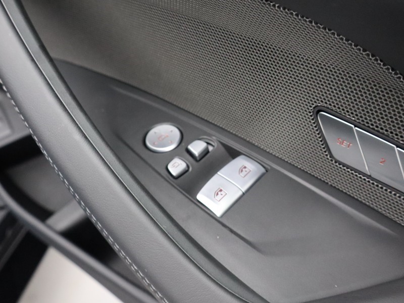  BMW M4 xDrive Competition M 2dr Step Auto 4943297