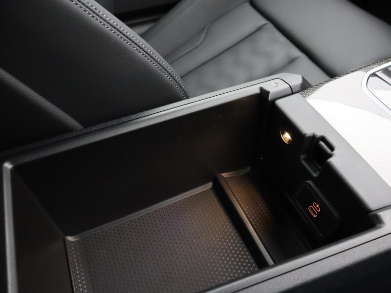  BMW M4 xDrive Competition M 2dr Step Auto 4943331